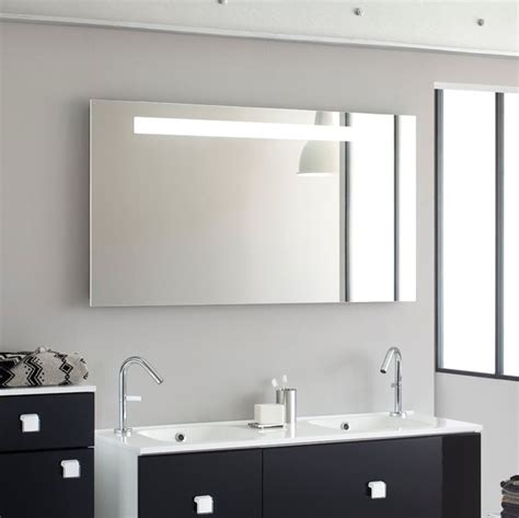 Specchi dalle forme arrotondate, ovali o cerchi perfetti, oppure specchi rettangolari, piccoli, medi e specchi grandi, per arredare l'intera parete che sovrasta il lavabo. Specchio per bagno - Bagno - Scegliere lo specchio per il ...