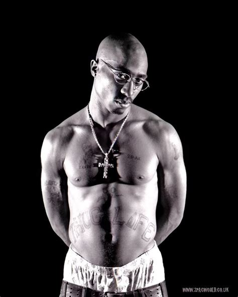 Search, discover and share your favorite 2pac gifs. "Me Against The World" shoot | Tupac, Tupac pictures, Tupac shakur