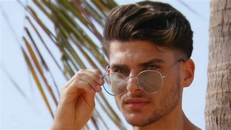 Letar du efter länk för att streama ex on the beach på t.ex. Alessandro de nieuwe Italian Stallion in Ex on the Beach ...