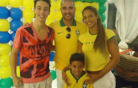 Confira onde diogo nogueira vai estar em 2020. Família de Diogo Nogueira celebra o aniversário do filho ...