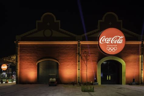 Here, you can make a difference from day one. » Coca-Cola pavilion by Atelier Marko Brajovic, Rio de ...