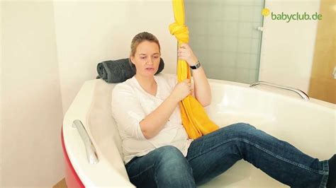 Einige frauen verlassen das becken auch wieder, wenn die geburt einsetzt und gebären lieber im trockenen. Geburtspositionen einer Wassergeburt - YouTube