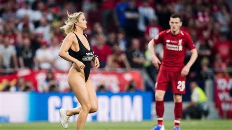 Here is the truth about the streaker during champions league final (liverpool vs tottenham) i explain who it is and. Slalom 2020: Schladming-Flitzerin Kinsey Wolanski aus ...