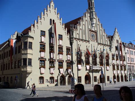 1,482 likes · 3 talking about this · 234 were here. Rathaus (Landshut)