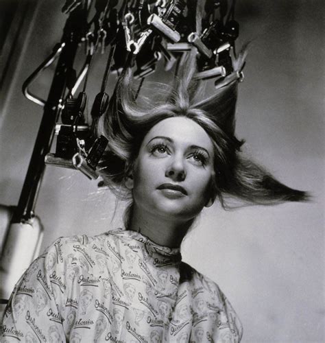 Zëtellë vu' vëdè quantë ji ta amë и другие. Martine Carol chez le coiffeur Antonio, février 1949 ...