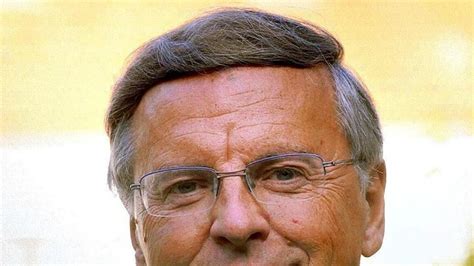 Minister oder kanzlerin sind 24 stunden im dienst, müssen permanent erreichbar sein. CDU-Politiker hat Klinik wieder verlassen: Bosbach drei ...
