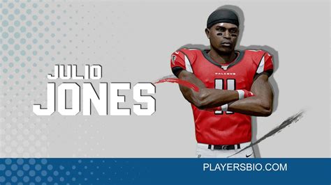 Well, julio prefers to keep his personal life far from the media eyes. Julio Jones: Career, Girlfriend, Net Worth & NFL - Players Bio