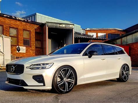 Wife's 2017 v60 t6 r design, barely 8 k miles, has a high pitched squeal sound that occurs at during cool, wet conditions, for the most part. Volvo V60 T6 AWD R-Design "Polestar" (2019) | Garaget