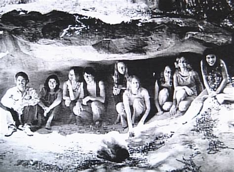 In hollywood (il était une fois. Manson family at Spahn ranch
