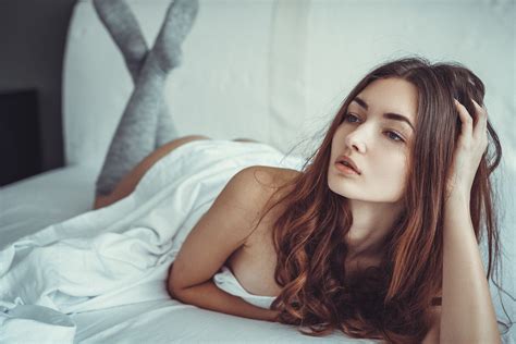 Auf dem kopf habe ich keine frisur mehr, sondern nur noch haare, die morgens zu einem knödel zusammengewurstelt werden. Hintergrundbilder : Gesicht, Frau, Rothaarige, Modell ...