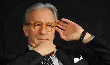 'io me ne fotto degli immigrati, abito in collina e ho 74 anni. Vittorio Feltri: Sempre siano lodati i ricchioni - Libero ...