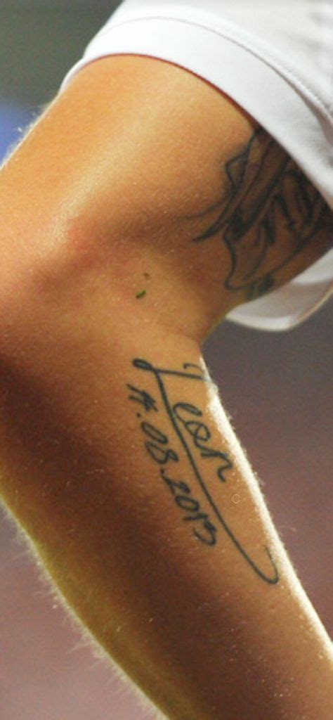 On top of that, putting tattoos on your arms is a great way to show them off when you want. Leon Kroos tatto on Toni Kroos" left arm | Kroos, Os melhores do mundo
