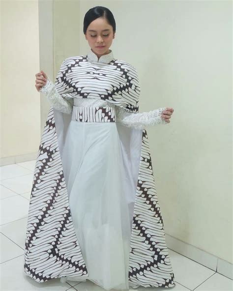 Comment must not exceed 1000 characters. Lesti kejora wearing karya ivan gunawan (Dengan gambar ...