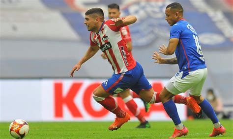 41´cerca el tercer gol de jonathan rodríguez cerca el tercero de la máquina se le acabó la cancha a @jona2118. 1T EN VIVO vía TUDN: Cruz Azul vence 3-2 a San Luis por la ...