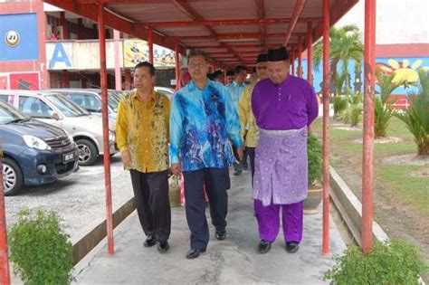 It is the district capital and largest town in hilir perak district and third largest town in the state of perak with an estimated population of around 120,000, or about half of hilir perak district's total population (232,900). SMK Abdul Rahman Talib, Teluk Intan: Majlis Penutup Pesta ...
