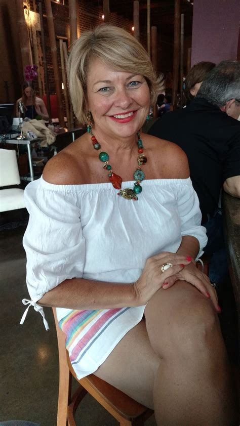 Gorgeous mature amateur shows you how she likes to get. Pin von Anna auf Magnificent Matures | Schöne frauen ...