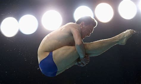 Спортсмен публикует свои работы в инстаграме. Tom Daley fails to make a splash in World Series meet in ...