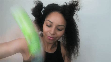 If you have super curly 3a to 4c african american hair, this detangling brush is the perfect tool for you, its flexi bristles detangle your wet/dry hair with conditioner/oil applied smoothly and easily. How to Refresh Dry Curly Hair