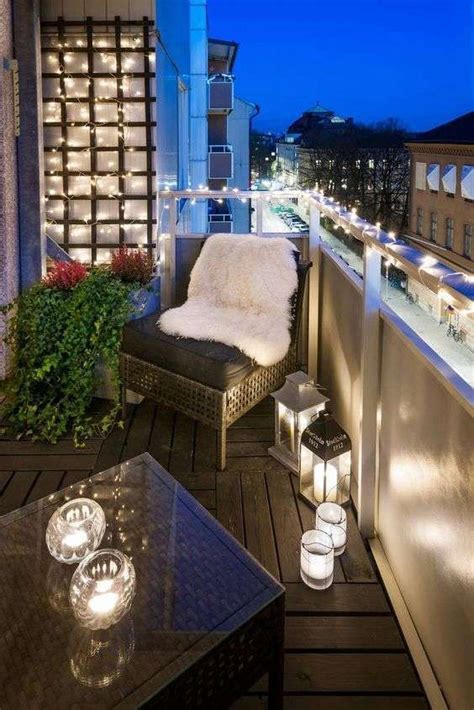 Bisogna sempre prestare attenzione alle foglie un altro indicatore di una quantità eccessiva o insufficiente d'acqua sono le foglie. Piante pendenti invernali da esterno | Decorazione balcone di appartamento, Idee balcone ...