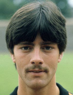 Die deutsche ufußballnationalmannschaft ist eine auswahlmannschaft deutscher fußballspieler. Joachim Löw - Transferhistorie | Transfermarkt