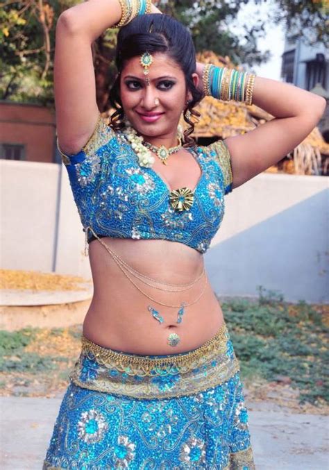 Kolkata bengali desi hindu cpl hom. Taslima Sheikh Hot Desi Mallu Aunty Showing Her Navel ...