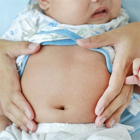 Perut terasa keras adalah tanda bayi kembung. Cara Mengatasi Perut Kembung Pada Bayi | Arla Indonesia