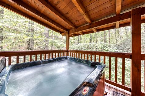 Best hot tub suite hotels in nashville. Cabin Rental with a Hot Tub | Knoxville, TN | Glamping Hub