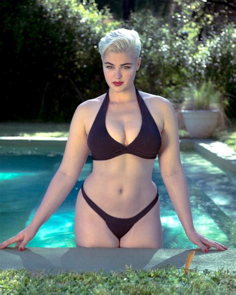 Chubby short hair porn videos. Stefania Ferrario on Twitter: "Summer time and the weather ...