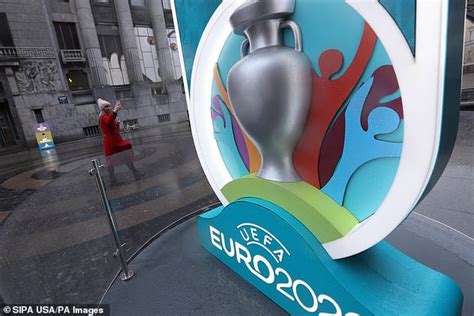 Italy lần thứ 4 giành vé vào chung kết euro nhờ chiến thắng sau loạt sút luân lưu. Vòng chung kết EURO 2020 bị hoãn 1 năm - Báo Khánh Hòa điện tử