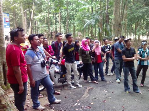 Rosli mohammad (kiri) bersama para tetamu. UNIT SUKAN PIS: KURSUS KEPIMPINAN KELAB SUKAN DAN REKREASI ...