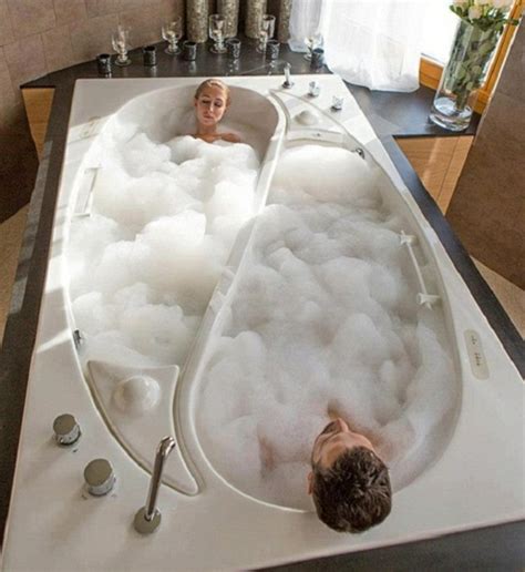 Boxspring bett eine matratze oder zwei. 10 innovative Badewannen, die Erholungsmomente anbieten