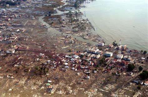 Zemetrasenie spôsobilo sériu ničivých cunami. Boxing Day tsunami: How the 2004 earthquake became the ...