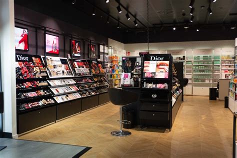 Place de la concorde is perhaps the most spacious square in paris. ICI PARIS XL - City Concorde Lifestyle Center