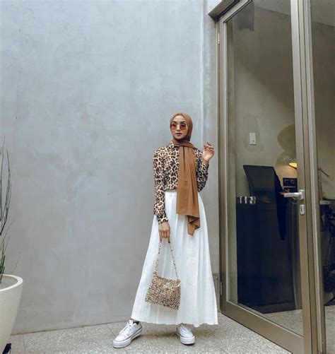 Ootd rok plisket ala selebgram. 9 Padu Padan Rok Plisket ala Selebgram Fita Wulansari, Stylish Abis!