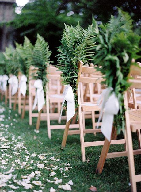 Many diy project options await the resourceful bride and groom, from diy when it comes to diy wedding planning, it often helps to craft a few items while purchasing others. Decorative Ways to Use Ferns on Your Wedding Day | Fern ...