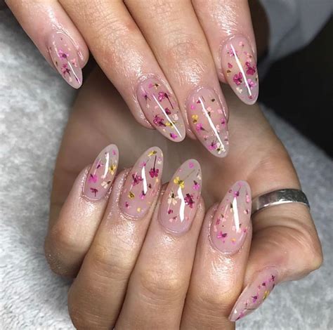 With this wonderful line of flowers, takashi murakami manages to capture the subtle variations in joy. Takashi Murakami Flower Nails : 31 Flower Nail Art Designs Pretty Floral Manicures For 2021 Glamour