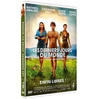 Alors que s'annonce la fin du monde, robinson laborde se remet peu à peu de l'échec d'une aventure sentimentale pour laquelle il s'était décidé à quitter sa femme. Les Derniers jours du monde - Arnaud Larrieu, Jean-Marie ...