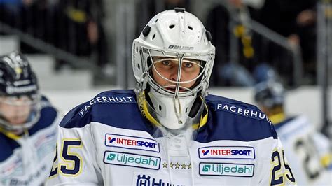 Efter degraderingen från shl rustar hv71 för att snabbt ta sig tillbaka till finrummet. 18-årige Åhman en vinnare i SHL-debuten - P4 Jönköping ...