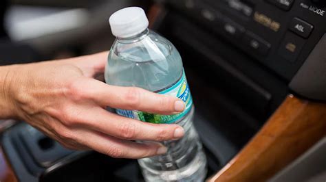 Jika anda memiliki beberapa buah kereta di rumah, cabut bateri kereta yang jarang digunakan dan simpan di tempat yang sesuai. Awas! Jangan Lagi Simpan Botol Air Dan Barangan Bahaya ...