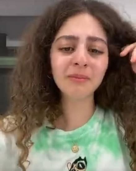 في تصعيد جديد ومفاجيء شهدته قضية الفيرمونت الشهيرة، تقدم المحامي أحمد مهران ببلاغ إلى النائب العام يتهم فيه المطرب تامر حسني، و هيفاء وهبي، وبوسي، ورامي عياش، وأمينة. لبنان يوقف 3 مصريين متهمين في قضية اغتصاب "فتاة الفيرمونت"
