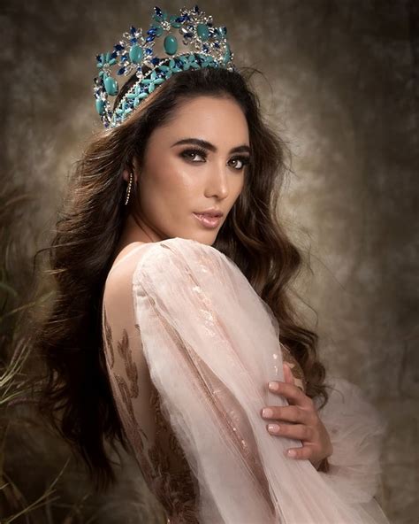 She is the third beauty queen from mexico to be crowned as miss universe and her history in beauty pageants included being crowned mexicana universal 2020 and miss mexico 2017. karolina vidales, candidata a miss mexico 2020 ...