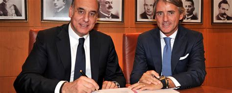 Roberto mancini was appointed galatasaray manager in september 2013. Roberto Mancini beerbt Fatih Terim bei Galatasaray - DTJ ...