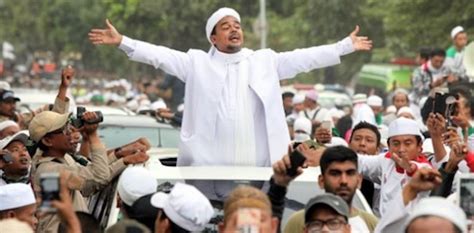 Ia memilih jalan berbeda dengan habib dan ulama lainnya dalam menyiarkan ajaran. Rizieq Shihab: Arab Saudi Bisa Cabut Cekal Asal Saya Tidak ...