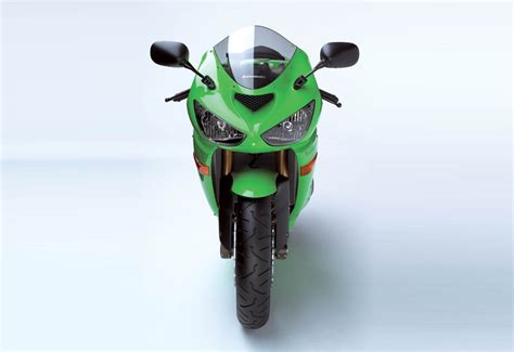 It was introduced in 1995, and has been constantly updated throughout the years in response to new products from honda, suzuki, and yamaha. KAWASAKI Ninja ZX-6 RR 2005 fiche technique