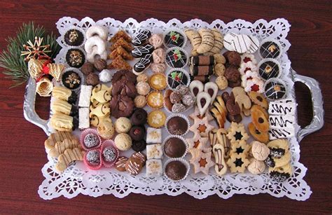 Five winners were selected at random out of the 600 entries, with each receiving a dozen of assorted slovak christmas cookies. Slovak Christmas Cookies - Christmas in Slovakia with Medovniky: Honey & Spice Cookies / Mix ...