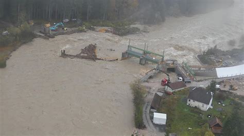 Erste kräftige unwetter a8 nach überflutung voll gesperrt. Lage teilweise dramatisch - oesterreich.ORF.at