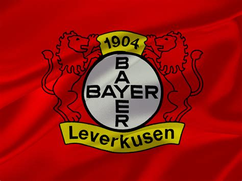 The squad overview lists all player stats for a selected season. Bayer Leverkusen #012 - Hintergrundbild