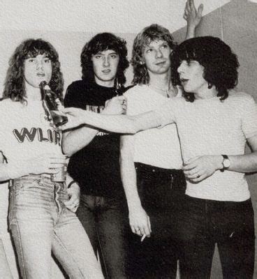Def leppard fan site with the info you really want to know including profiles and gallery of their previous and current wives and girlfriends. Early Def Leppard with Pete Willis | Def leppard