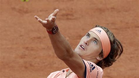 Stay up to the date with the latest info on the parisian grand slam. Zverev weiter Dritter der Welt - Kerber Elfte - Bild.de