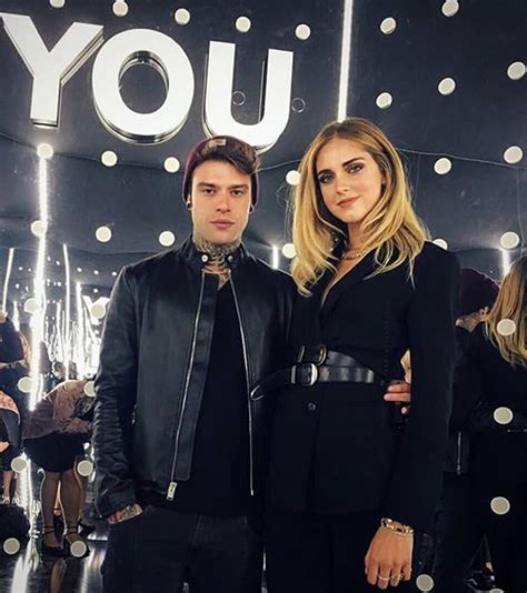 1,74 m) è nel cast della serie un passo dal cielo 4 nei panni di sé stesso. Fedez Chiara Ferragni: è ufficiale, ma i fan lo sfottono ...